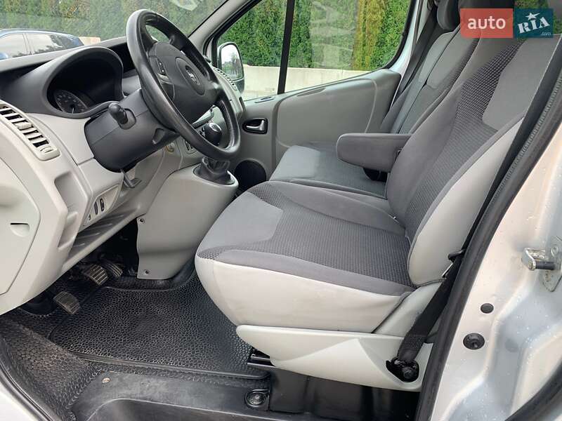 Минивэн Opel Vivaro 2014 в Ровно