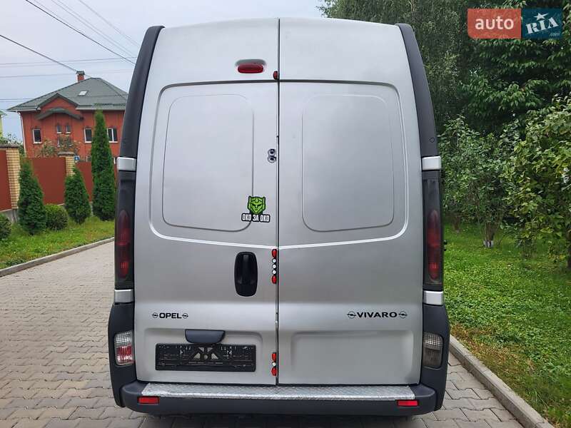 Мінівен Opel Vivaro 2004 в Хмельницькому