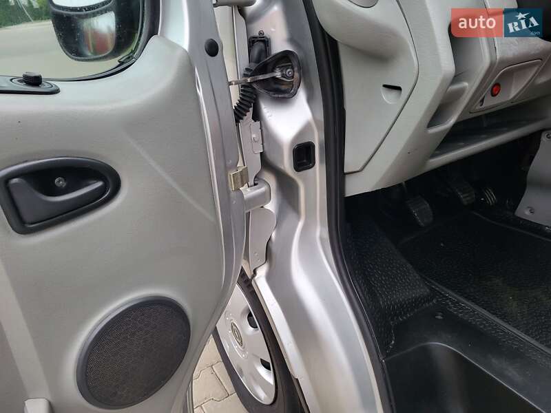 Мінівен Opel Vivaro 2004 в Хмельницькому