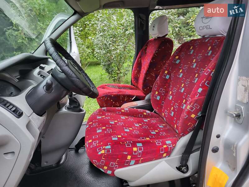 Мінівен Opel Vivaro 2004 в Хмельницькому