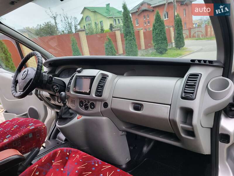 Мінівен Opel Vivaro 2004 в Хмельницькому