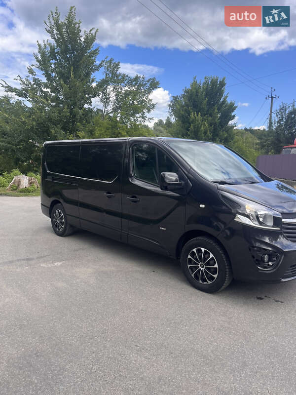 Грузовой фургон Opel Vivaro 2015 в Надворной
