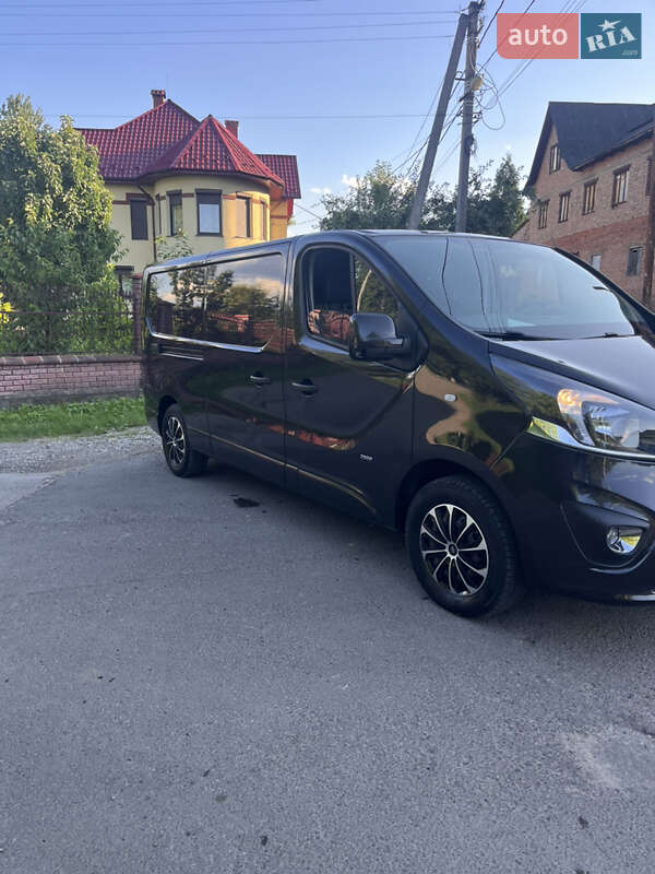 Грузовой фургон Opel Vivaro 2015 в Надворной