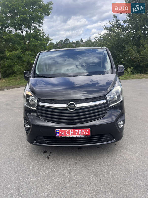 Грузовой фургон Opel Vivaro 2015 в Надворной
