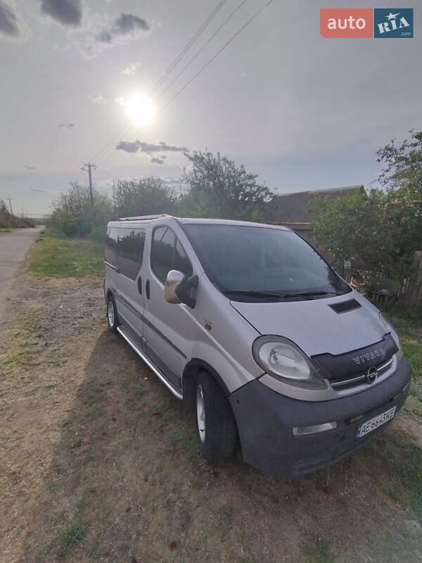 Мінівен Opel Vivaro 2004 в Покрові