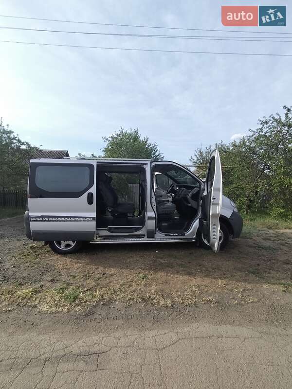 Мінівен Opel Vivaro 2004 в Покрові