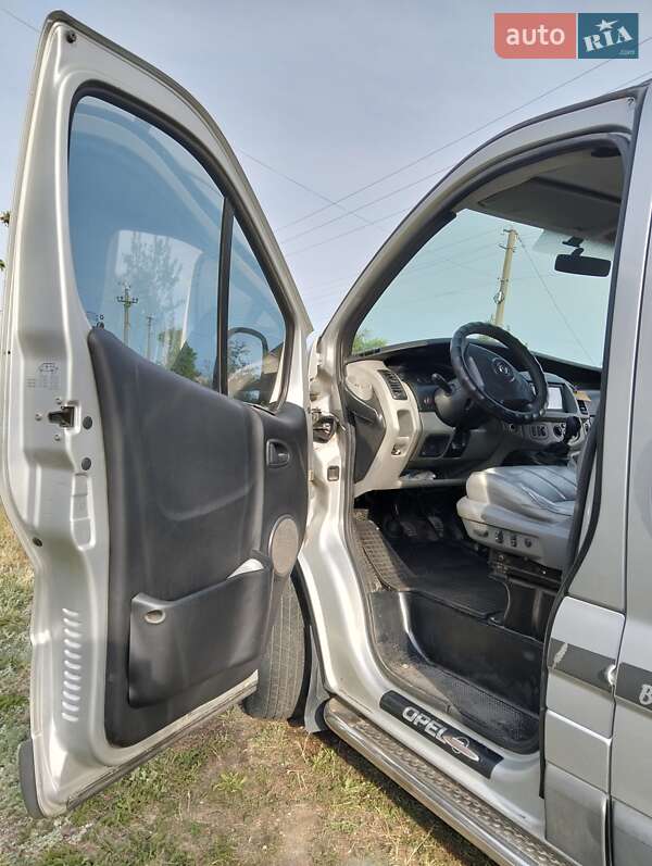 Мінівен Opel Vivaro 2004 в Покрові