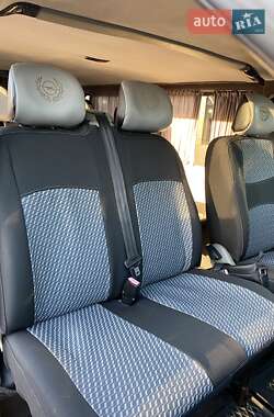 Мінівен Opel Vivaro 2004 в 