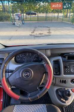 Мінівен Opel Vivaro 2004 в 