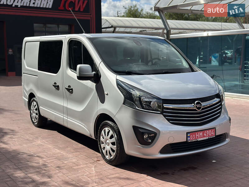 Минивэн Opel Vivaro 2015 в Ровно
