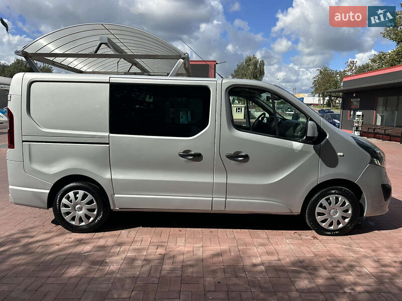 Минивэн Opel Vivaro 2015 в Ровно