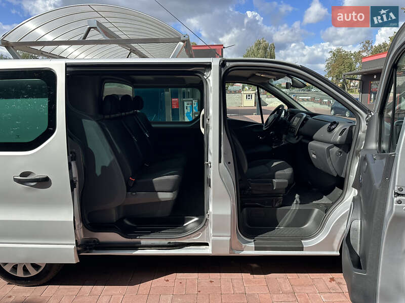 Минивэн Opel Vivaro 2015 в Ровно