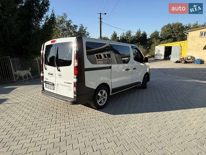 Минивэн Opel Vivaro 2016 в Львове
