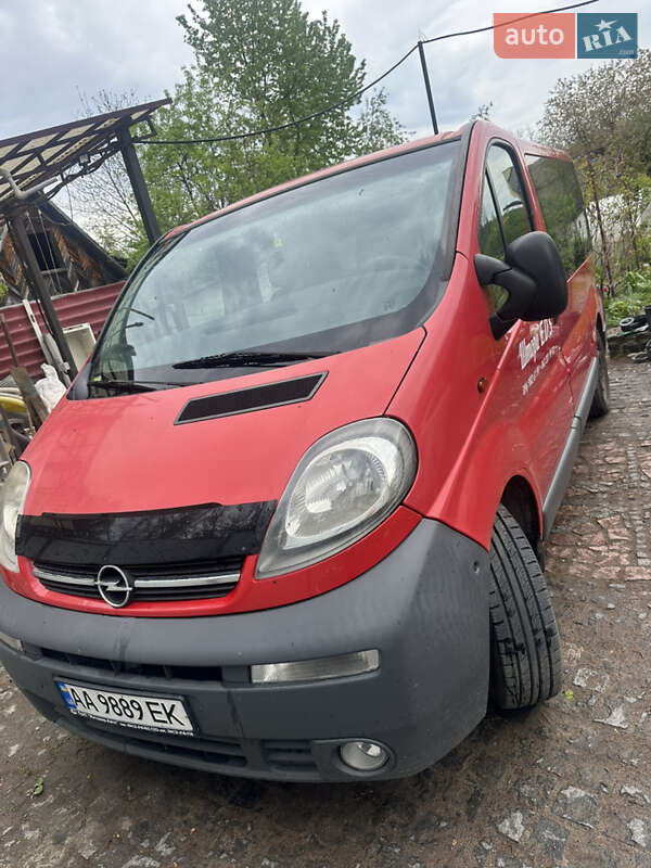 Минивэн Opel Vivaro 2004 в 