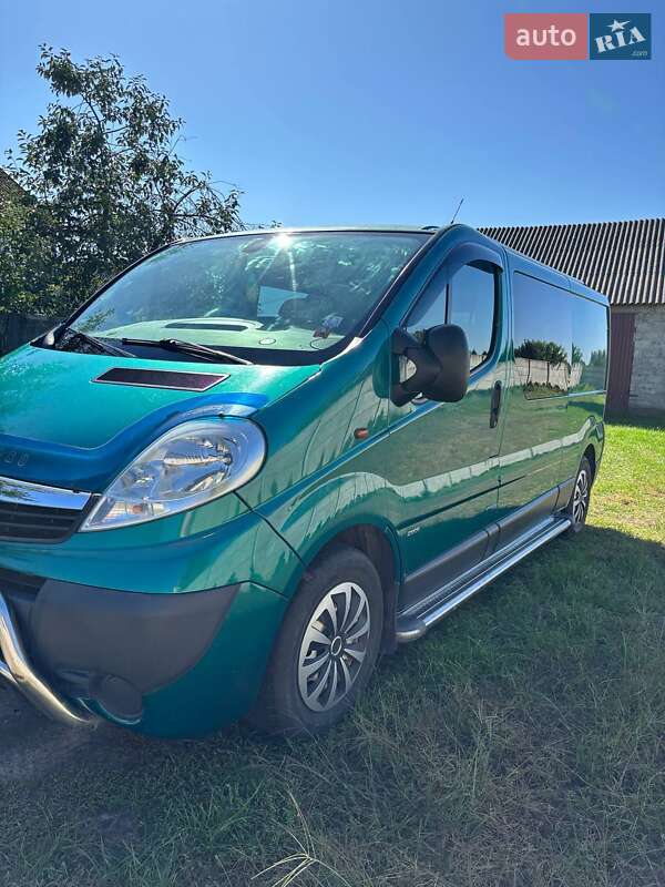 Мінівен Opel Vivaro 2007 в Радивиліві