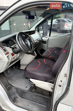 Минивэн Opel Vivaro 2007 в 