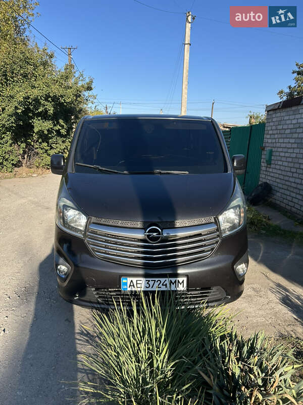 Грузовой фургон Opel Vivaro 2014 в 