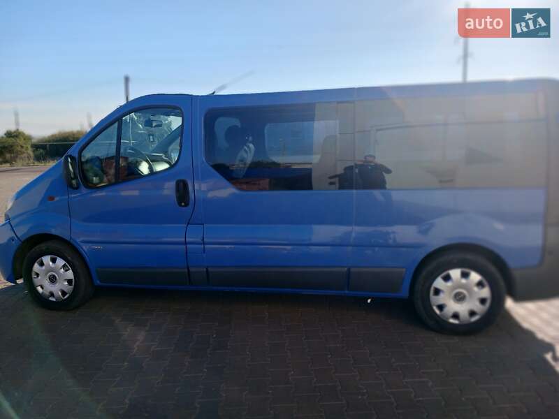 Минивэн Opel Vivaro 2003 в Одессе