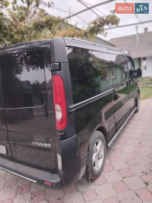 Минивэн Opel Vivaro 2007 в Хотине