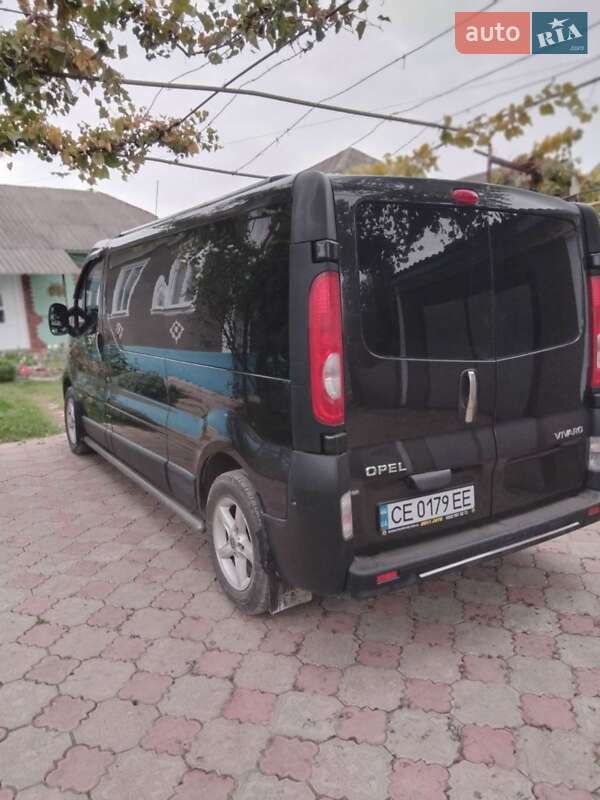 Минивэн Opel Vivaro 2007 в Хотине