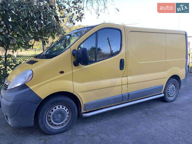 Грузопассажирский фургон Opel Vivaro 2008 в Дрогобыче