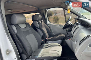 Минивэн Opel Vivaro 2002 в 