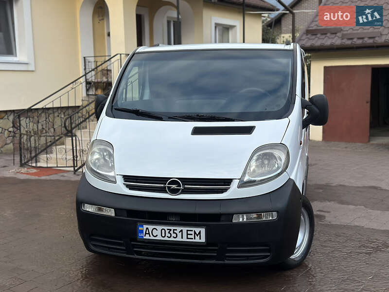 Мінівен Opel Vivaro 2006 в Луцьку