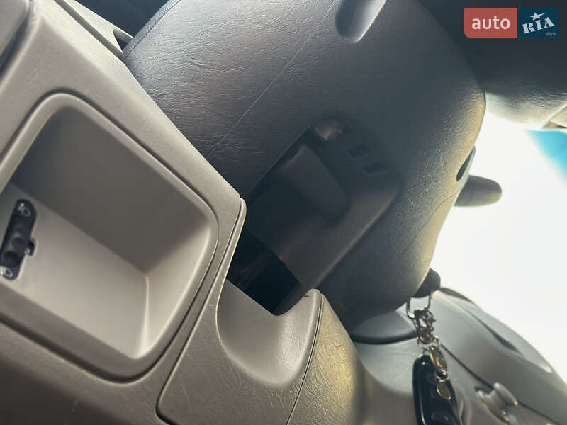 Мінівен Opel Vivaro 2006 в Луцьку