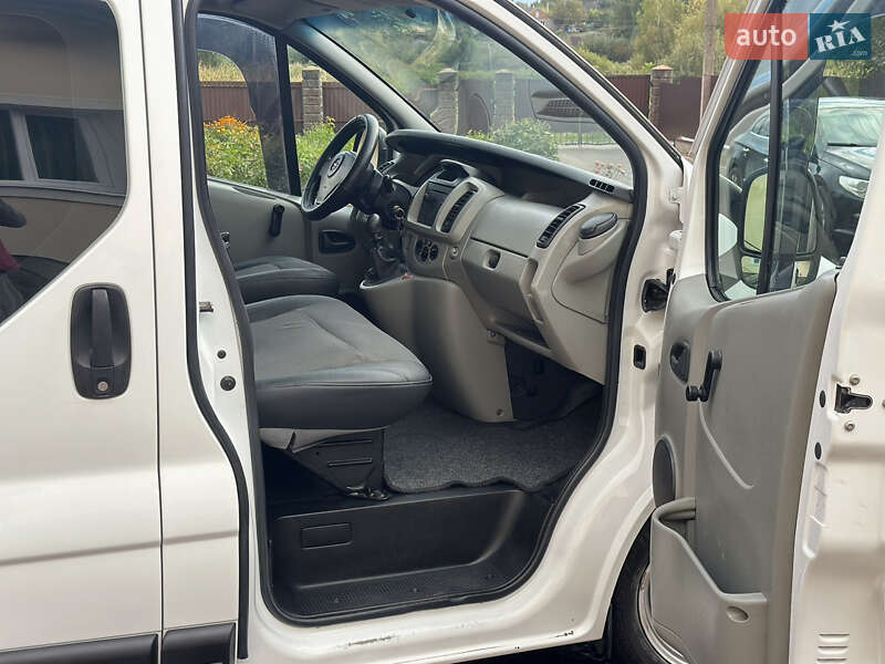 Мінівен Opel Vivaro 2006 в Луцьку