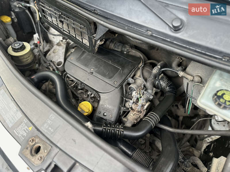 Мінівен Opel Vivaro 2006 в Луцьку