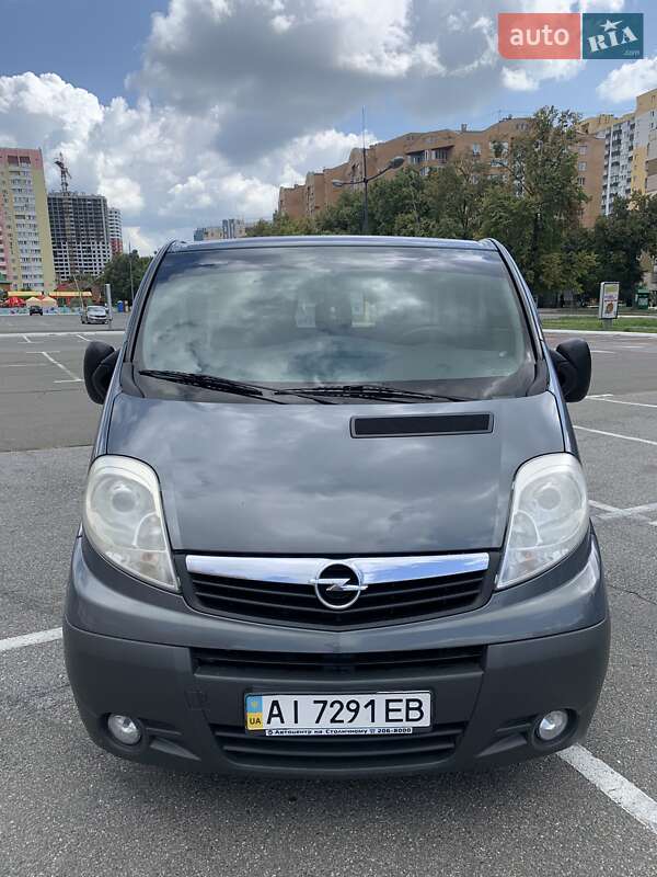 Минивэн Opel Vivaro 2012 в Киеве
