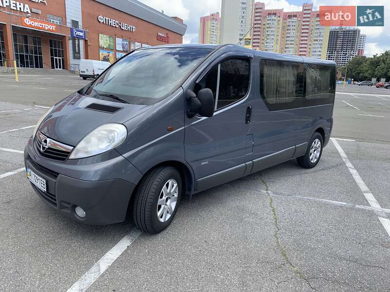 Минивэн Opel Vivaro 2012 в Киеве