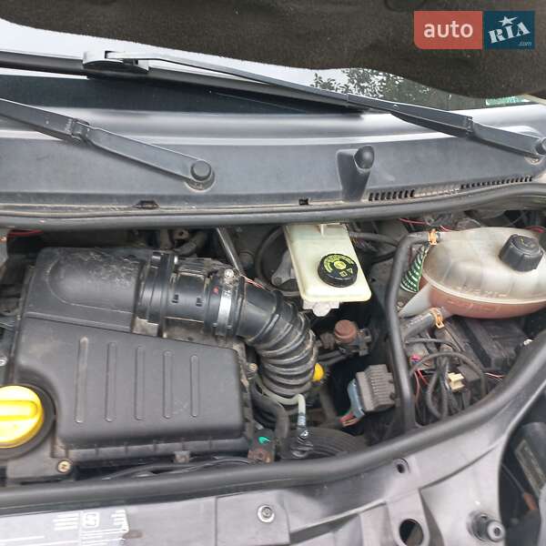 Грузопассажирский фургон Opel Vivaro 2007 в Виннице