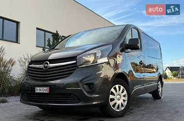 Минивэн Opel Vivaro 2015 в 