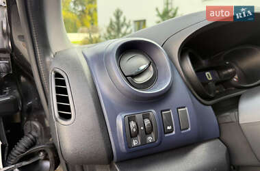 Минивэн Opel Vivaro 2015 в 