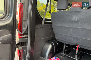 Минивэн Opel Vivaro 2015 в 