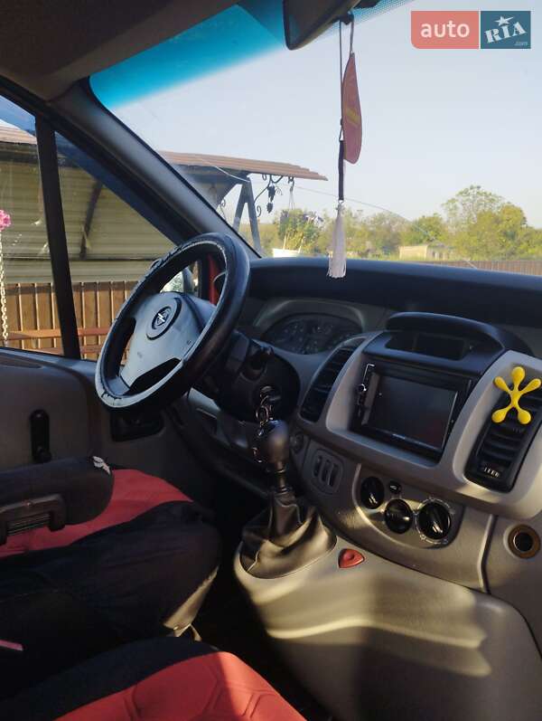 Минивэн Opel Vivaro 2004 в Остроге фото 3 Минивэн Opel Vivaro 2004 в Остроге