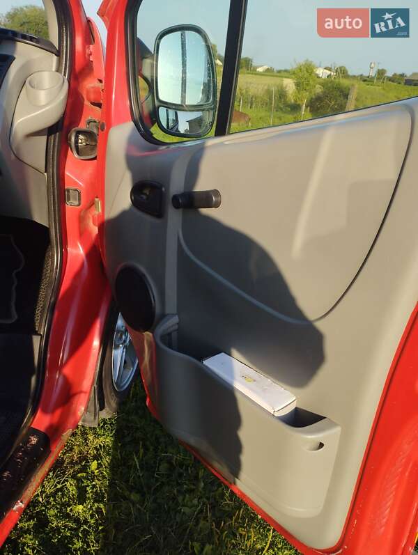 Минивэн Opel Vivaro 2004 в Остроге фото 6 Минивэн Opel Vivaro 2004 в Остроге