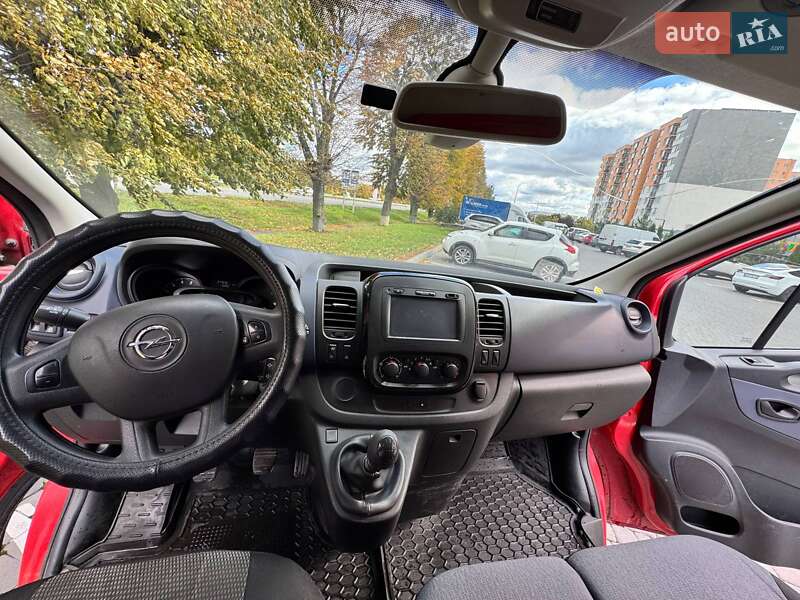 Грузовой фургон Opel Vivaro 2017 в Виннице