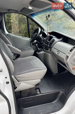 Минивэн Opel Vivaro 2011 в 