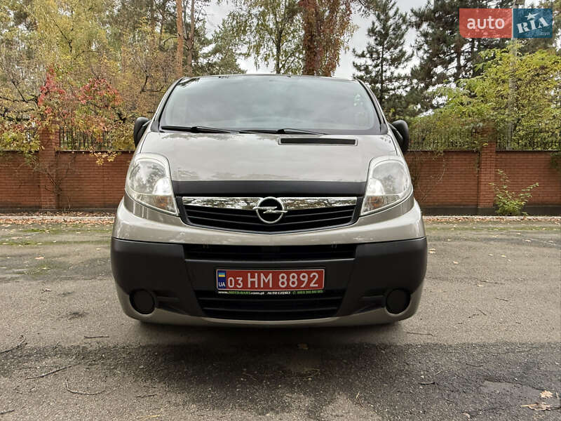 Минивэн Opel Vivaro 2013 в Киеве