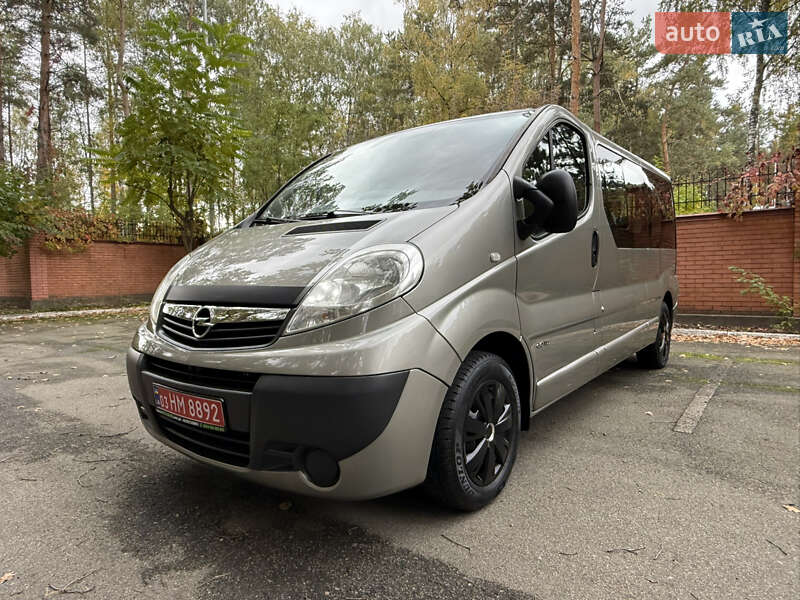 Минивэн Opel Vivaro 2013 в Киеве