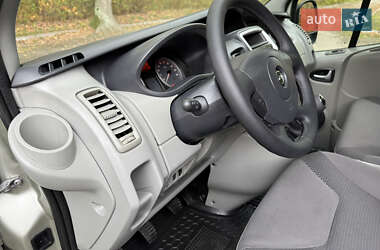 Минивэн Opel Vivaro 2013 в 