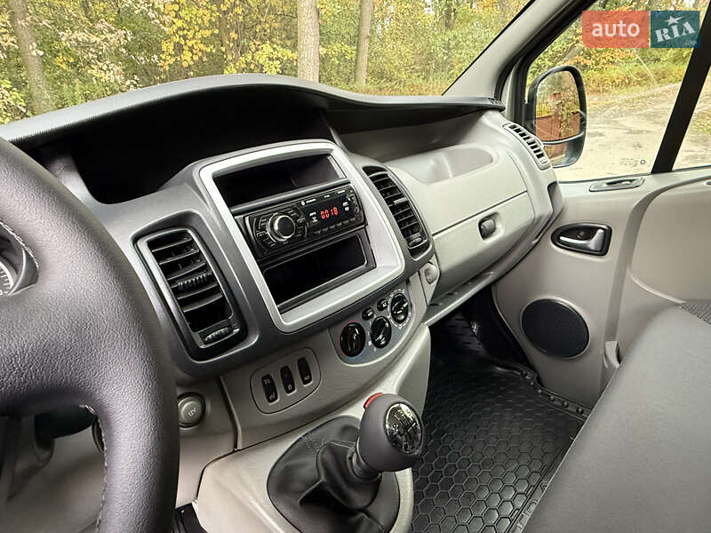 Минивэн Opel Vivaro 2013 в Киеве