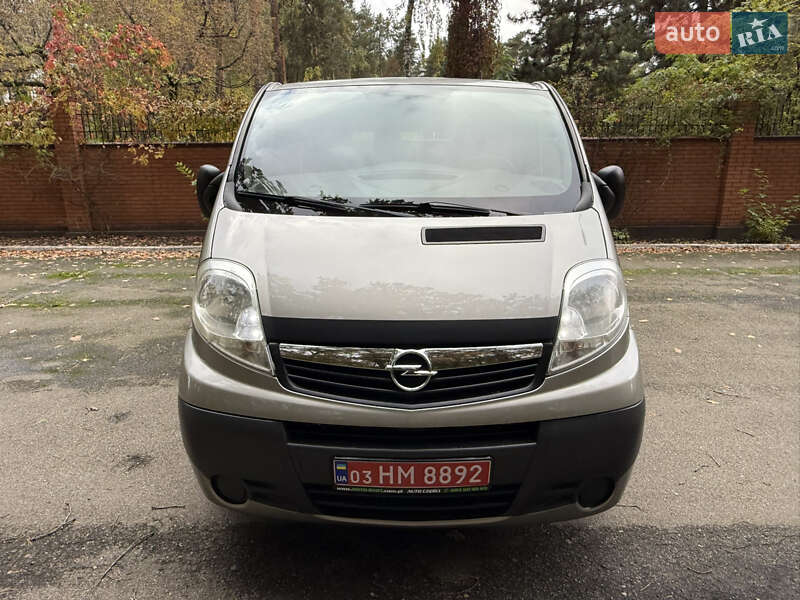Минивэн Opel Vivaro 2013 в Киеве