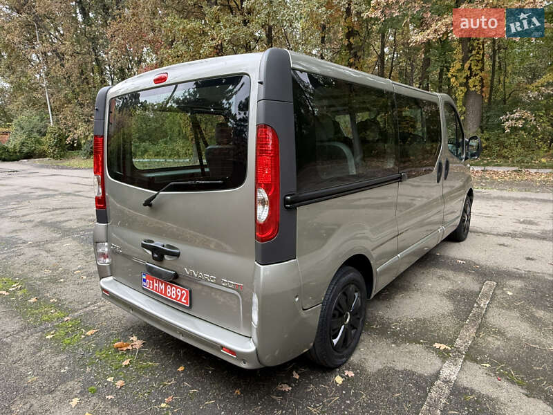 Минивэн Opel Vivaro 2013 в Киеве