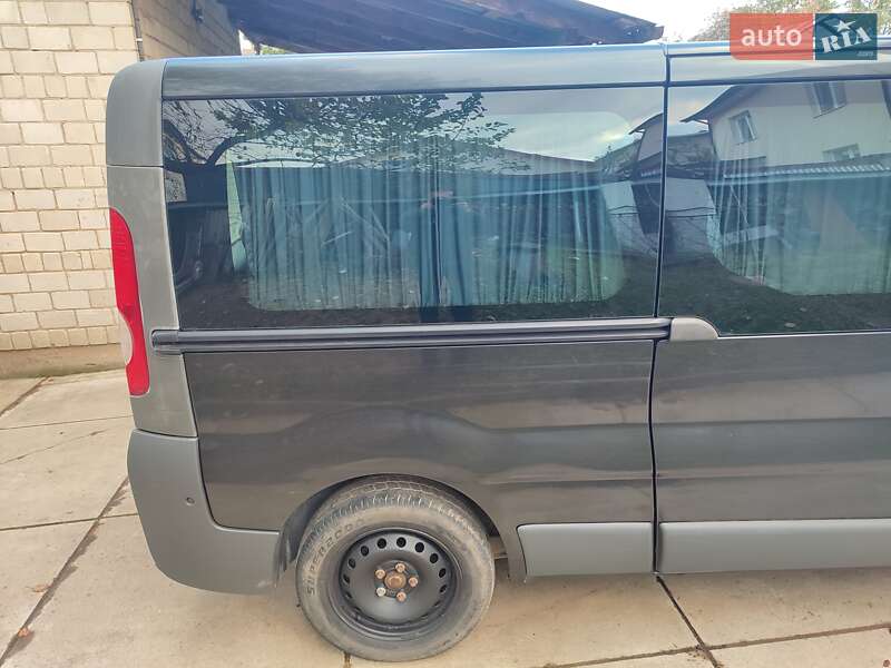Мінівен Opel Vivaro 2012 в Бориславі