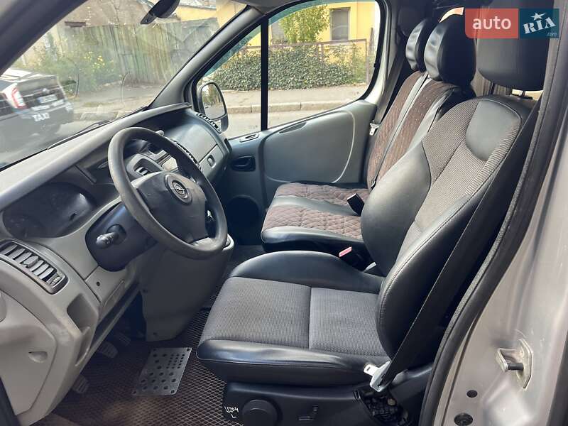 Минивэн Opel Vivaro 2007 в Николаеве