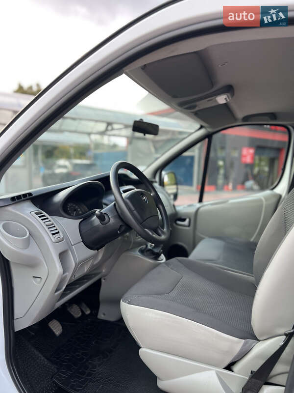 Мінівен Opel Vivaro 2014 в Рівному фото 20 Мінівен Opel Vivaro 2014 в Рівному