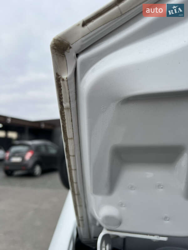 Вантажопасажирський фургон Opel Vivaro 2013 в Києві